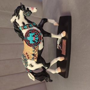 Westland Giftware Horse of a Different Color Figurine - Soaring Eagle